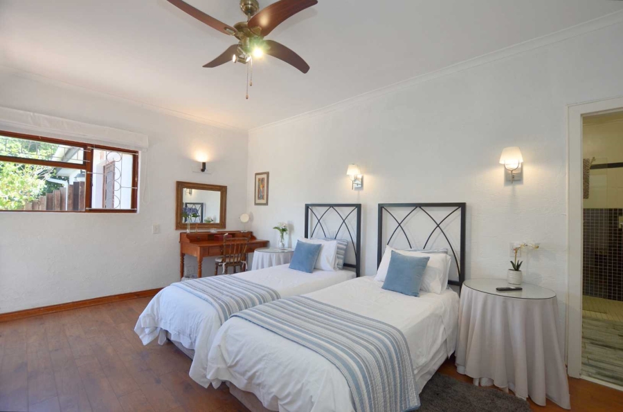 7 Bedroom Property for Sale in Westcliff Western Cape